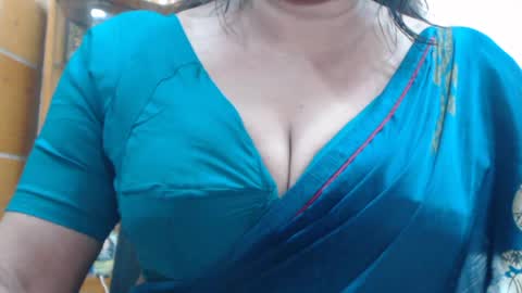 Snapshot of desimaisa130 chatting on July 12, 2026, 6:43 pm Maisa online show from July 12, 2026, 6:43 pm