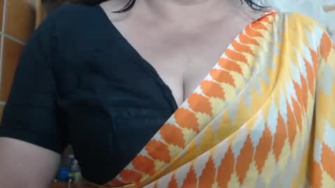 Snapshot of desimaisa130 chatting on July 13, 2026, 4:54 pm Maisa online show from July 13, 2026, 4:54 pm