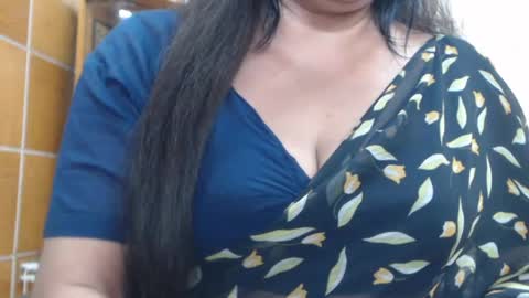Snapshot of desimaisa130 chatting on July 28, 2026, 6:20 pm Maisa online show from July 28, 2026, 6:20 pm