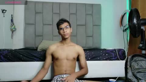 desire4duo online show from April 14, 2026, 11:27 am