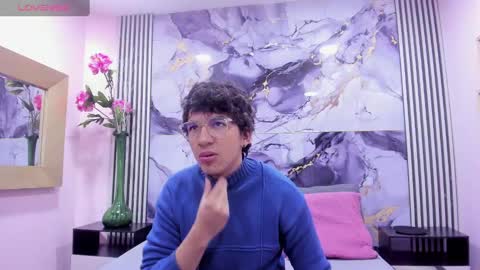 Snapshot of desire_ecstasy chatting on October 21, 2025, 1:23 pm desire_ecstasy online show from October 21, 2025, 1:23 pm