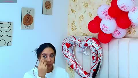 Snapshot of desire_sara chatting on February 17, 2025, 12:38 pm Sara Desire online show from February 17, 2025, 12:38 pm
