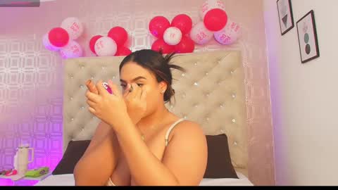 Snapshot of desire_sara chatting on February 18, 2025, 12:39 pm Sara Desire online show from February 18, 2025, 12:39 pm