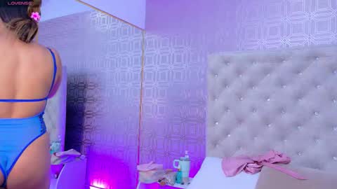 Snapshot of desire_sara chatting on October 9, 2025, 12:25 pm Sara Desire online show from October 9, 2025, 12:25 pm