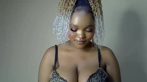 desiredahlia33 online show from February 17, 2026, 9:32 pm