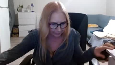 S O F I A online show from February 22, 2025, 6:08 pm