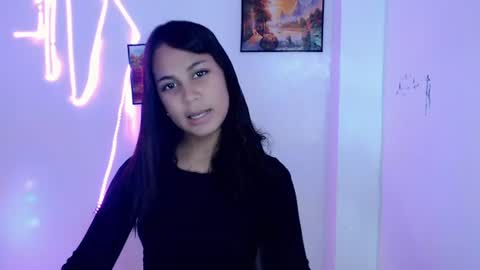 Snapshot of dess_morena chatting on July 4, 2026, 8:53 am Dess online show from July 4, 2026, 8:53 am