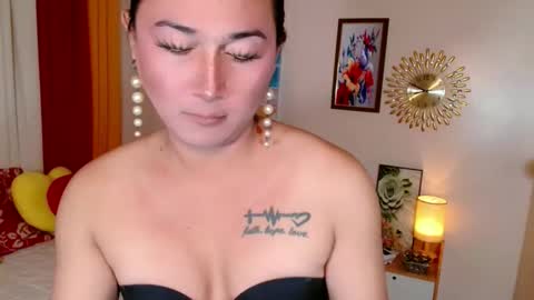 Snapshot of destenierose chatting on May 3, 2026, 11:44 pm destenierose online show from May 3, 2026, 11:44 pm