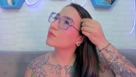 Deva Blue online show from January 20, 2025, 7:47 am