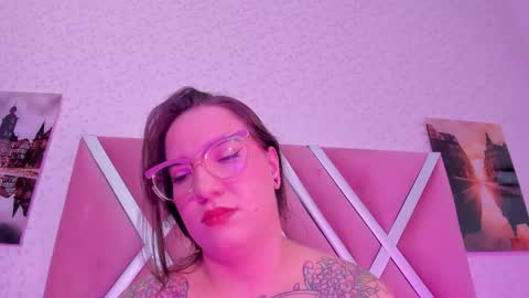 Deva Blue online show from November 12, 2025, 5:30 am