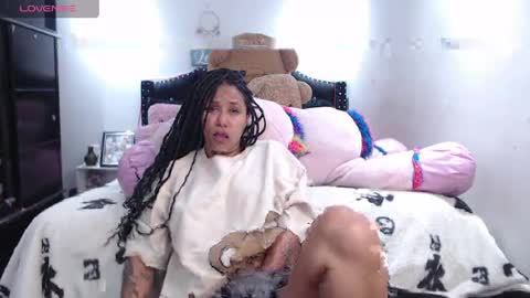 Snapshot of devi_black_13_ chatting on May 6, 2026, 1:36 am devi_black_13_ online show from May 6, 2026, 1:36 am
