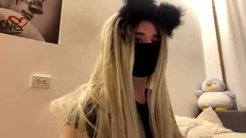 Emily online show from October 27, 2025, 5:17 pm