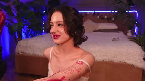 devilinee online show from November 16, 2025, 6:19 am