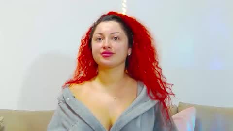 AlexaMills online show from November 25, 2025, 8:58 am