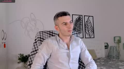 devin_ho online show from February 10, 2025, 11:13 pm