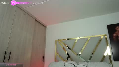 Snapshot of devin_hunter chatting on July 12, 2026, 12:01 am Devin Hunter online show from July 12, 2026, 12:01 am