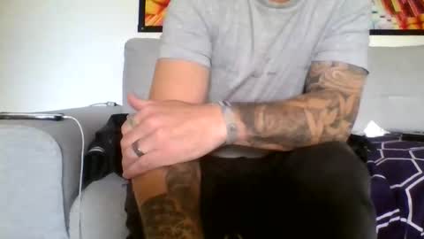 deydey83 online show from December 23, 2025, 1:36 am