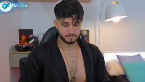 JULIAN online show from January 1, 2025, 8:15 pm