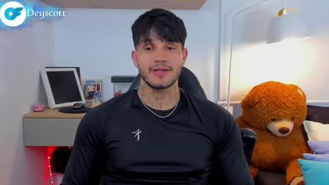 JULIAN online show from February 28, 2025, 10:39 pm