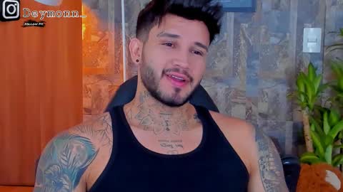 JULIAN online show from October 25, 2025, 4:02 pm