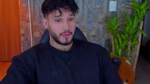 JULIAN online show from November 7, 2025, 10:21 pm