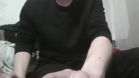 dezz899 online show from February 16, 2026, 6:04 pm