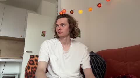 Snapshot of di_n_alex chatting on July 19, 2026, 9:24 am Di Alex online show from July 19, 2026, 9:24 am