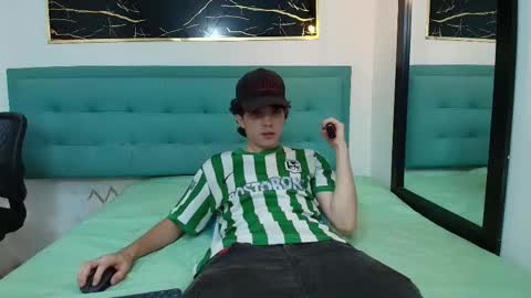   online show from October 30, 2025, 8:20 pm