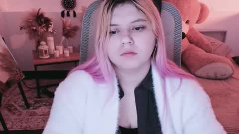 Snapshot of diaangell chatting on March 12, 2026, 9:10 pm Dia online show from March 12, 2026, 9:10 pm