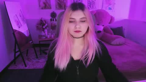 Snapshot of diaangell chatting on March 16, 2026, 7:18 pm Dia online show from March 16, 2026, 7:18 pm