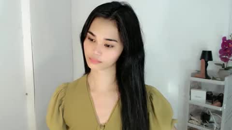 diamond_temptress online show from February 18, 2026, 5:58 am