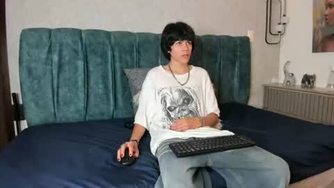 Snapshot of diamond_twink chatting on June 12, 2026, 2:05 pm diamond_twink online show from June 12, 2026, 2:05 pm