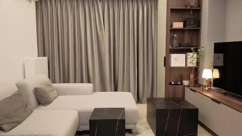 Iris online show from March 18, 2026, 8:23 pm