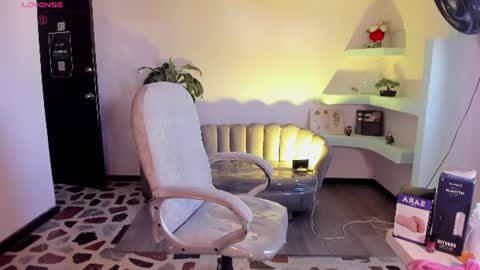 Snapshot of diamondss_1 chatting on June 27, 2026, 12:10 pm diamondss_1 online show from June 27, 2026, 12:10 pm