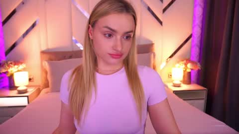 Snapshot of diana_nova chatting on June 21, 2026, 12:19 pm diana_nova online show from June 21, 2026, 12:19 pm