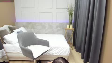 Snapshot of diana_soft chatting on December 23, 2024, 1:35 pm Diana online show from December 23, 2024, 1:35 pm