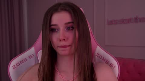 Snapshot of dianabecker chatting on January 25, 2025, 1:54 am Diana online show from January 25, 2025, 1:54 am