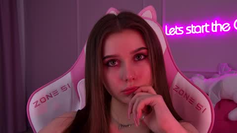 Snapshot of dianabecker chatting on February 2, 2025, 2:38 am Diana online show from February 2, 2025, 2:38 am