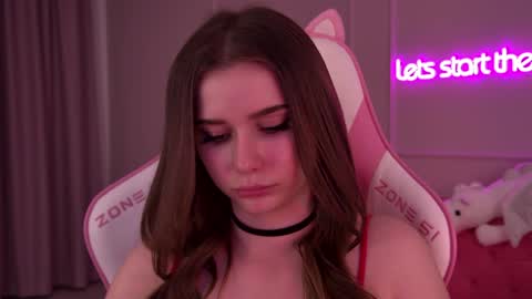 Snapshot of dianabecker chatting on February 4, 2025, 1:02 am Diana online show from February 4, 2025, 1:02 am