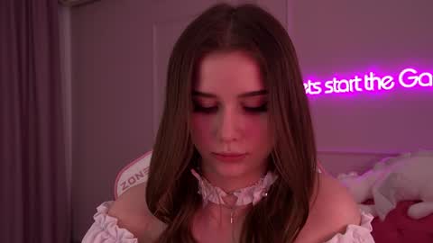 Snapshot of dianabecker chatting on February 4, 2025, 4:05 am Diana online show from February 4, 2025, 4:05 am