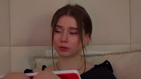 Snapshot of dianabecker chatting on February 5, 2025, 1:37 am Diana online show from February 5, 2025, 1:37 am