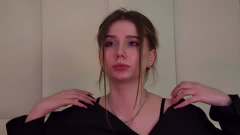 Snapshot of dianabecker chatting on February 5, 2025, 4:37 am Diana online show from February 5, 2025, 4:37 am