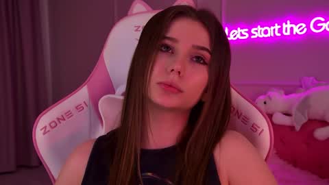 Snapshot of dianabecker chatting on February 6, 2025, 12:43 am Diana online show from February 6, 2025, 12:43 am