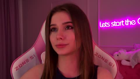 Snapshot of dianabecker chatting on February 6, 2025, 4:10 am Diana online show from February 6, 2025, 4:10 am