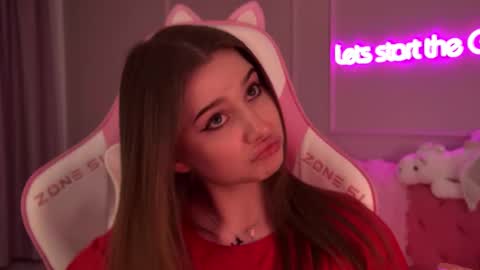 Snapshot of dianabecker chatting on February 9, 2025, 9:17 pm Diana online show from February 9, 2025, 9:17 pm