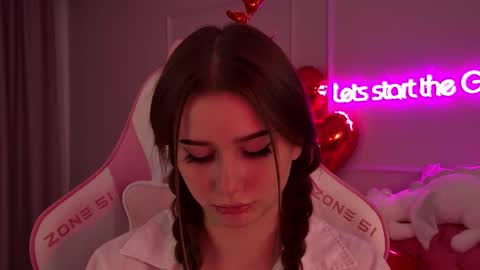 Snapshot of dianabecker chatting on February 11, 2025, 9:35 pm Diana online show from February 11, 2025, 9:35 pm