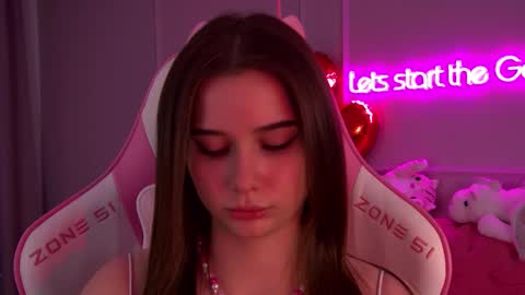 Snapshot of dianabecker chatting on February 14, 2025, 4:04 am Diana online show from February 14, 2025, 4:04 am