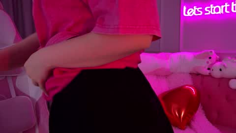 Snapshot of dianabecker chatting on February 16, 2025, 6:21 pm Diana online show from February 16, 2025, 6:21 pm