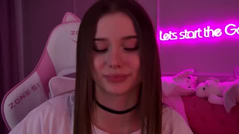 Snapshot of dianabecker chatting on February 19, 2025, 12:14 am Diana online show from February 19, 2025, 12:14 am