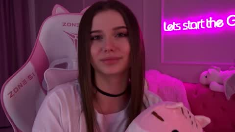 Snapshot of dianabecker chatting on February 19, 2025, 3:28 am Diana online show from February 19, 2025, 3:28 am